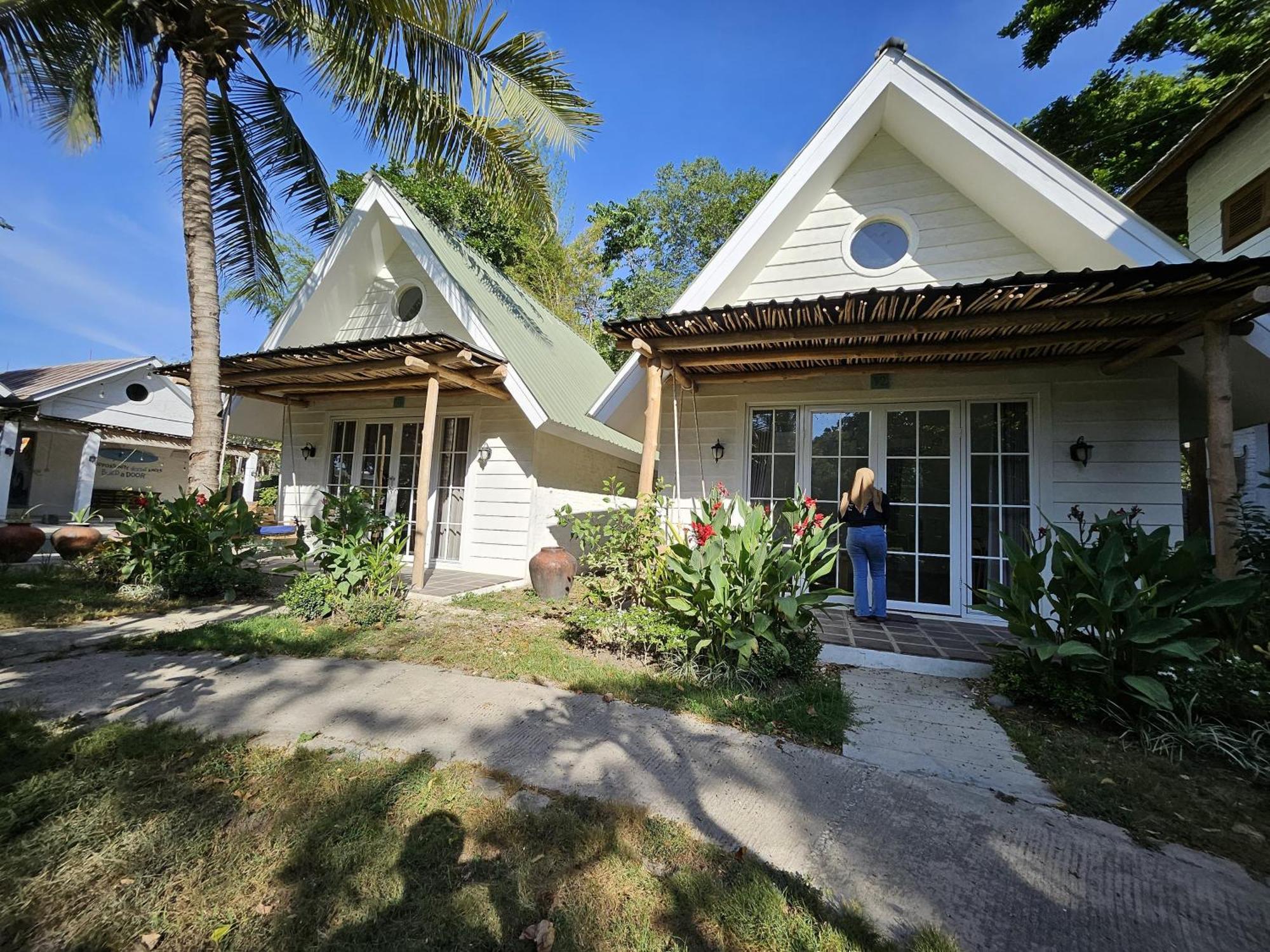 Pasir Putih Resort & Resto Maluk Buitenkant foto