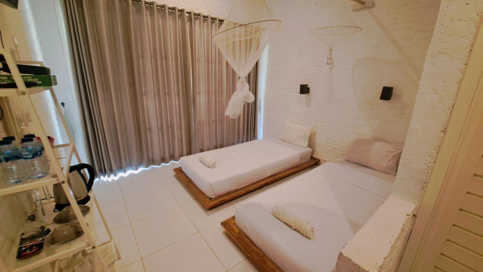 Pasir Putih Resort & Resto Maluk Buitenkant foto