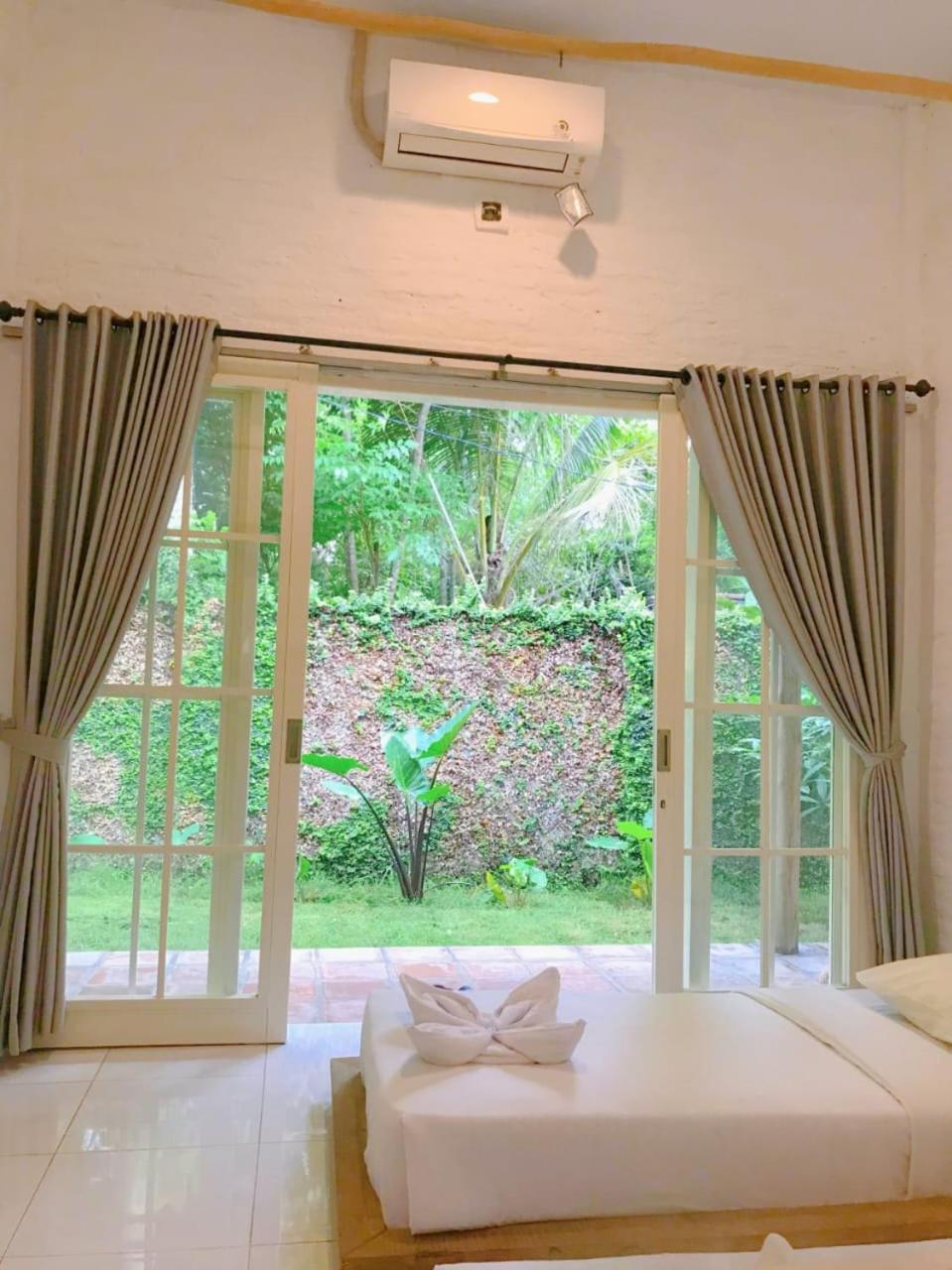 Pasir Putih Resort & Resto Maluk Buitenkant foto